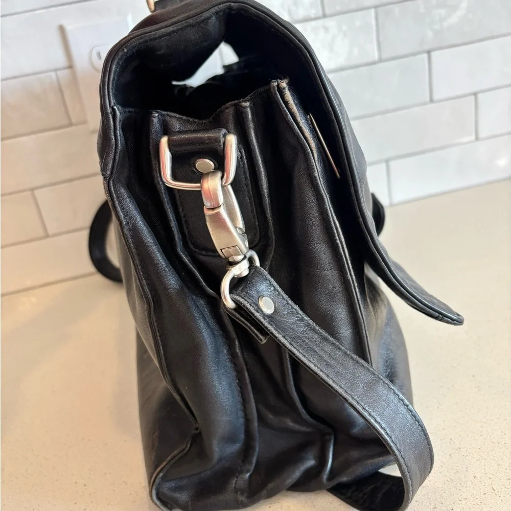 LE TANNEUR Briefcase Business Shoulder Bag Handbag Leather Black Lock EUC